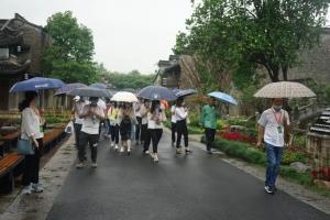 传承清廉家风 弘扬清风正气——房总集团党委赴杭州西溪洪园开展主题